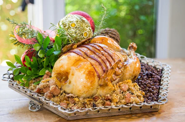 A chef Leninha Camargo dá a receita de uma ave à moda gourmet