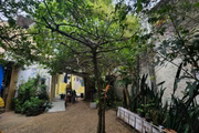 Quintal de casa em viela da Rua América Central