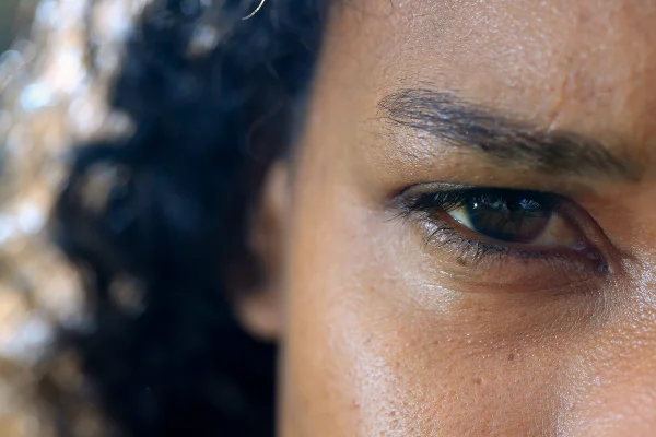 Mulher negra vai à DP registrar queixa e sai acusada de furto
