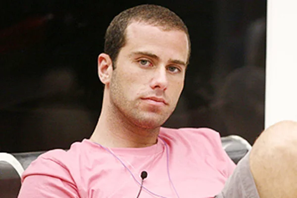 Quem é o ex-BBB flagrado traindo a esposa com Giullia Falcão - destaque galeria Quem é o ex-BBB flagrado traindo a esposa com Giullia Falcão - destaque galeria