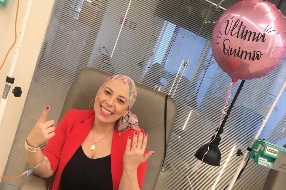 Hoje, aos 44 anos, Ana Carolina já está em remissão do câncer de mama Hoje, aos 44 anos, Ana Carolina já está em remissão do câncer de mama