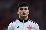 Uzun, destaque do Eintracht Frankfurt.