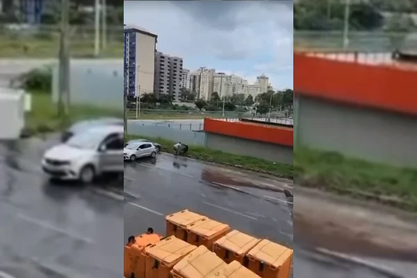 Homem luta com assaltante ao lado de carro em Águas Claras
