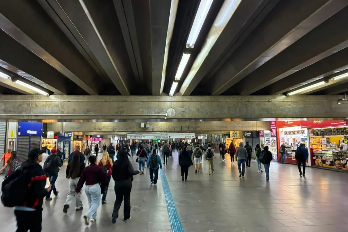 Baldeação na estação Brás durante a manhã de greve da CPTM Baldeação na estação Brás durante a manhã de greve da CPTM