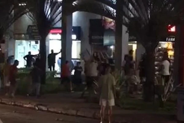 Vídeo: 6 pessoas são detidas após briga generalizada em Águas Claras
