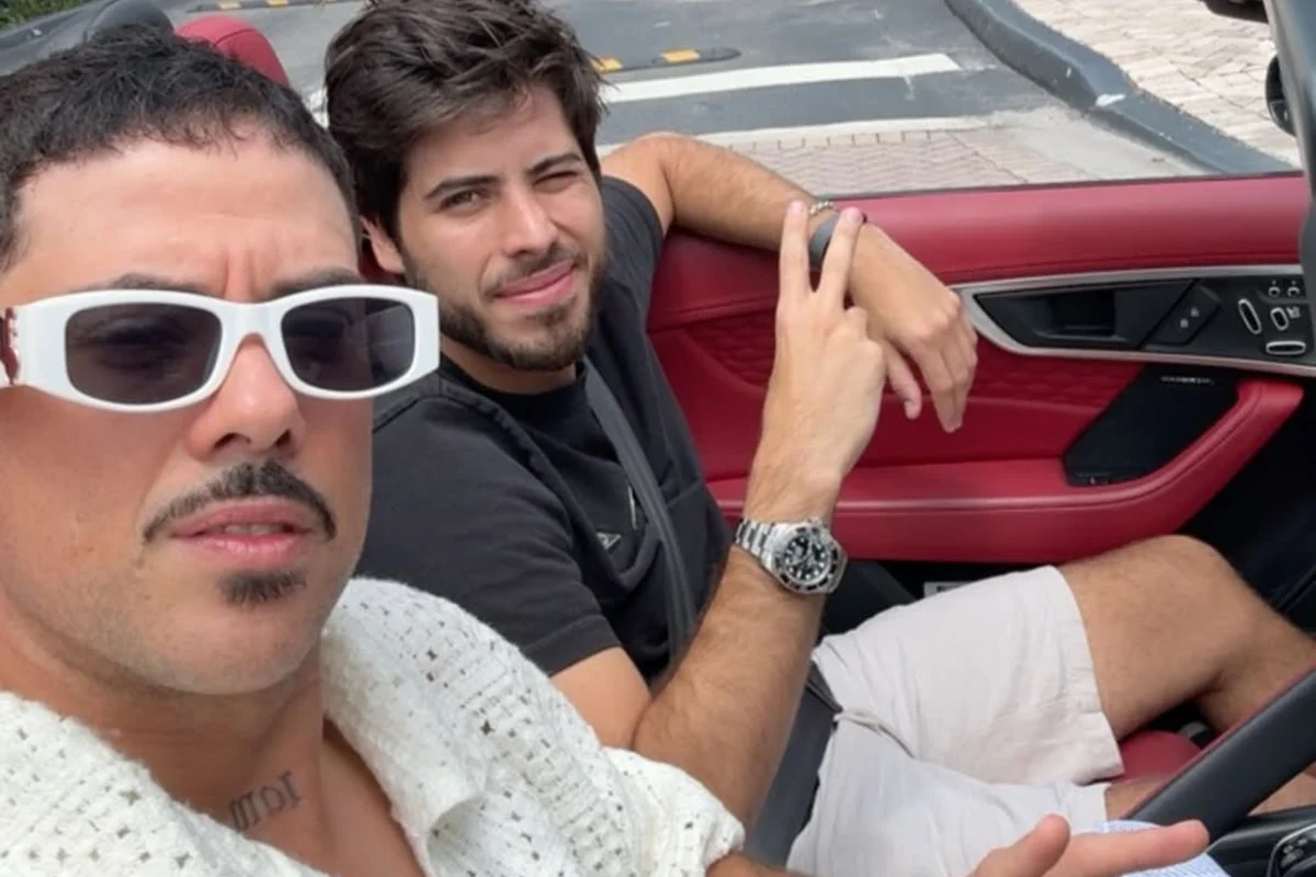 Victor Wao e Lucas posam para as redes sociais Victor Wao e Lucas posam para as redes sociais