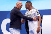 Zidane pode treinar Mbappé na seleção francesa.