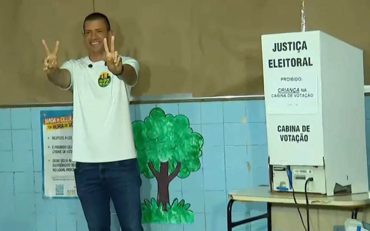 Douglas ruas em votação no Rio de Janeiro Douglas ruas em votação no Rio de Janeiro