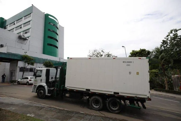 Hospitais de Manaus recebem câmaras frigoríficas para mortes por Covid-19