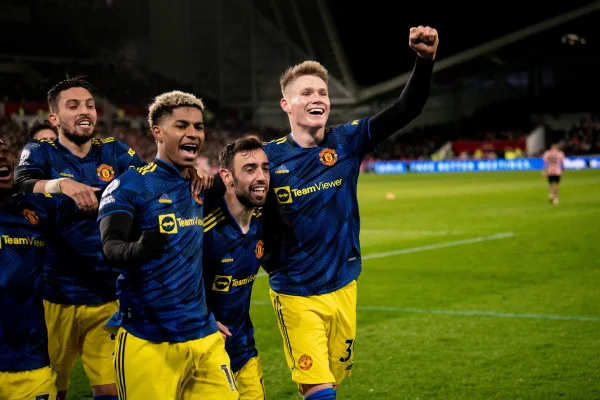 Manchester United oscila, mas vence fora e reage no Campeonato Inglês