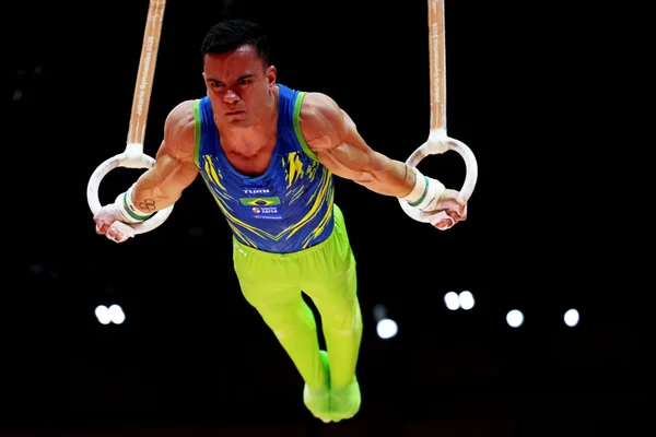 Foto colorida do ginasta Caio Souza - Metrópoles