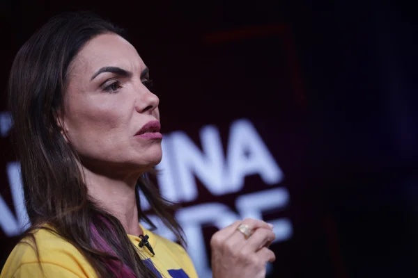 TRE-DF determina identificação de perfis alvo de ação de Paula Belmonte