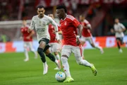 Internacional domina o Corinthians e vence na Copa do Brasil por 2 x 0 - imagem 3
