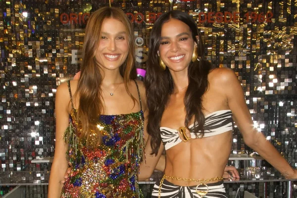 Confira como os famosos e brasilienses têm curtido o Carnaval