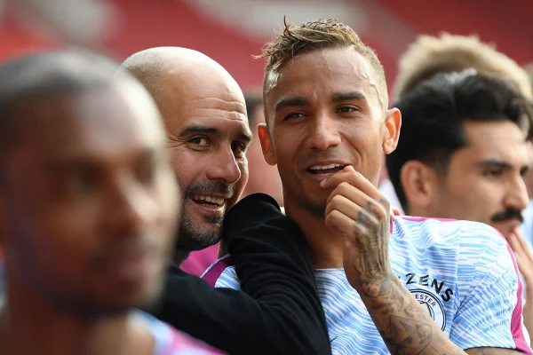 Danilo, da Seleção, sobre Guardiola: “Deve posicionar a mulher e o sofá”