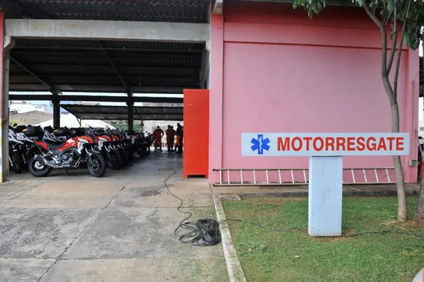 galpão com motos