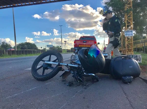 Idoso morre atropelado perto de passarela na BR-070
