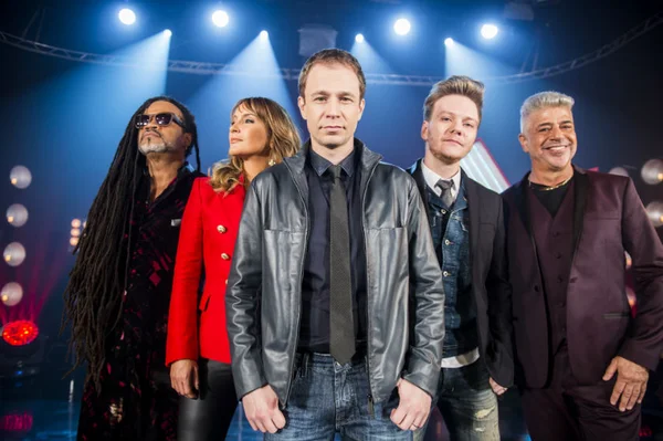Dueto de Juliano e Carol leva “The Voice Brasil” às lágrimas