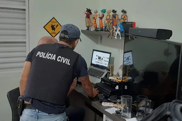 Polícia faz operação contra pornografia infantil em 12 estados