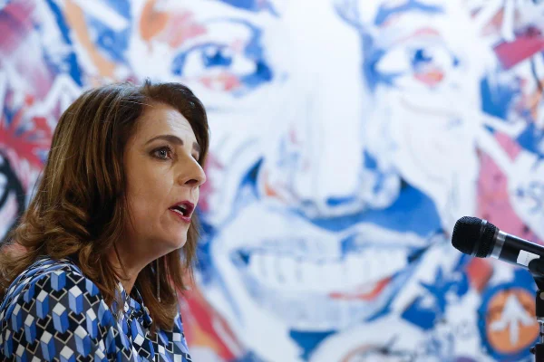 Reitora da UNB Márcia Abrahão durante entrevist