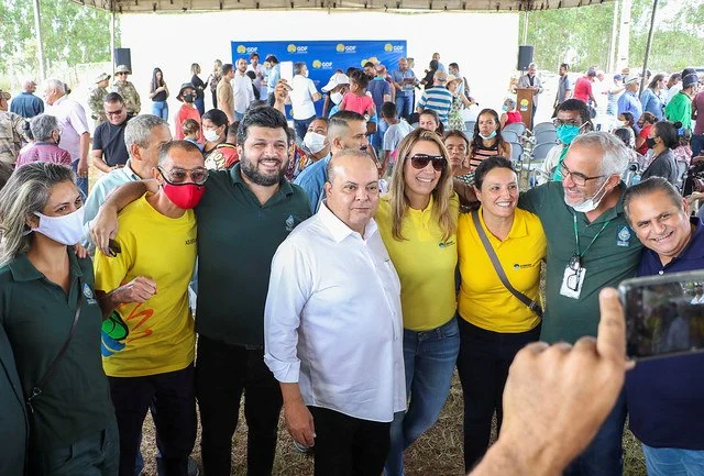 As novidades foram ditas durante a entrega de 54 contratos de concessão de uso em regime probatório de áreas rurais, no Assentamento 15 de Agosto, em São Sebastião As novidades foram ditas durante a entrega de 54 contratos de concessão de uso em regime probatório de áreas rurais, no Assentamento 15 de Agosto, em São Sebastião