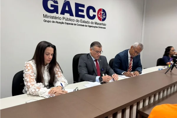 Promotores de justiça integrantes do Gaeco durante oitivas