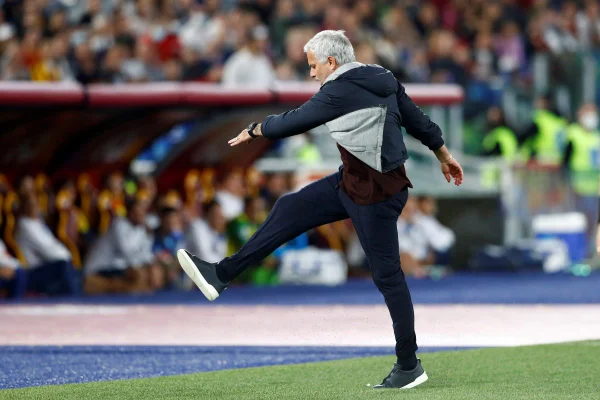 Inferno astral: Koeman, Mourinho e Solskjaer vivem momento ruim no ano