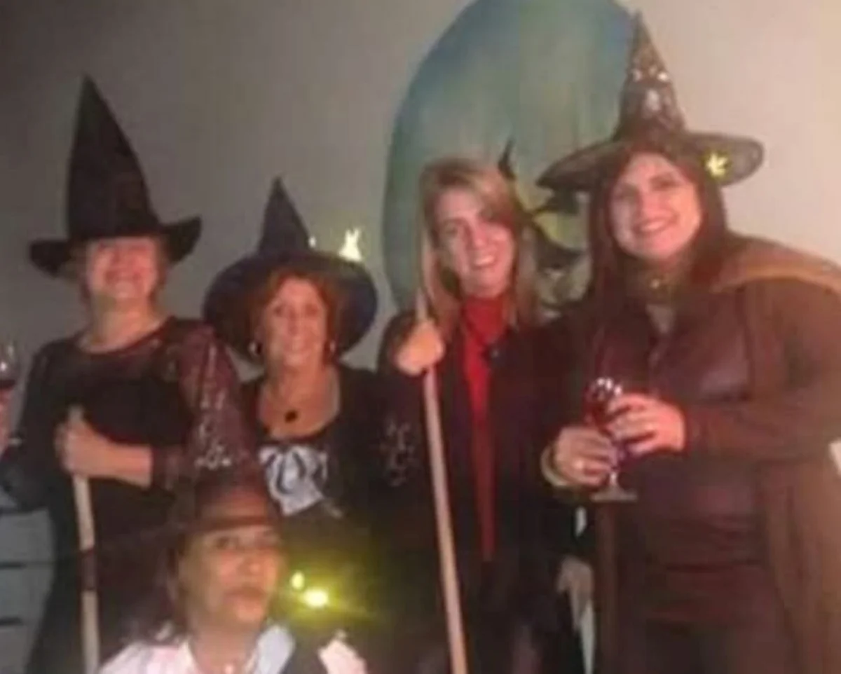 As amigas se reuniam para fazer festas no local onde a placa foi instalada As amigas se reuniam para fazer festas no local onde a placa foi instalada