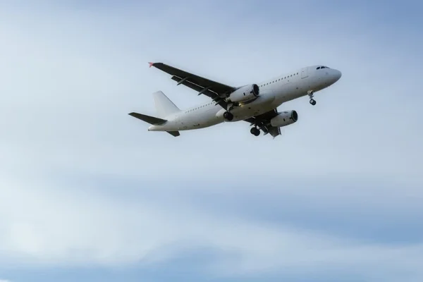 Passageira do DF é achada morta em banheiro do aeroporto de Fortaleza