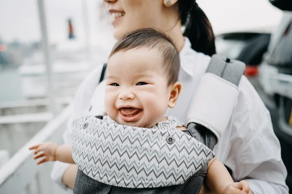 sling canguru bebê