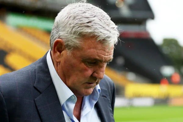 Demitido do Newcastle, Steve Bruce reclama do clube: “Nunca fui desejado”