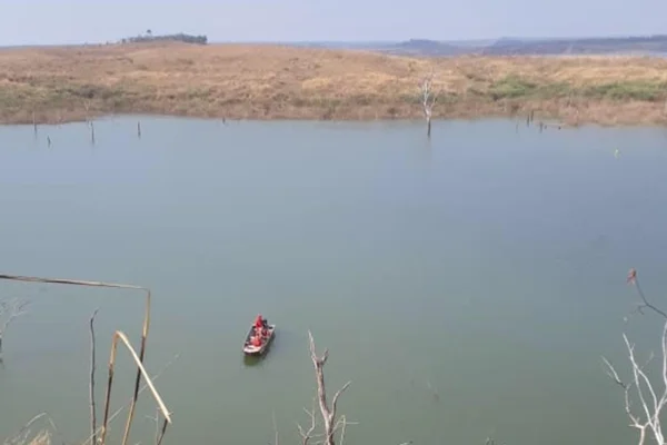 Dois homens morrem afogados após canoa afundar em lago de Goiás