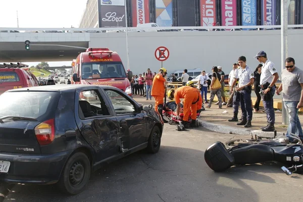 Acidente na plataforma inferior da Rodoviária do Plano Piloto deixa um ferido
