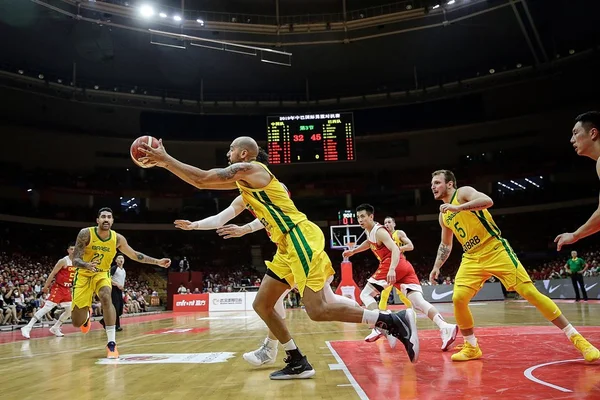 Seleção masculina bate time chinês antes do Mundial de Basquete