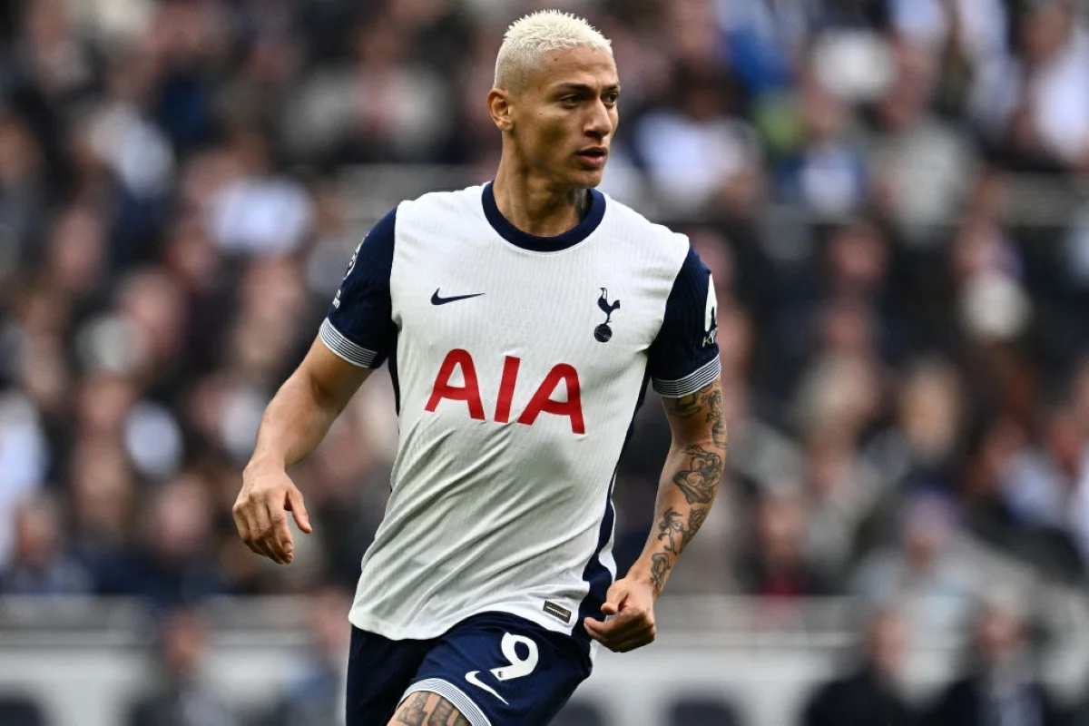 Richarlison se pronuncia sobre possível transferência para o Everton