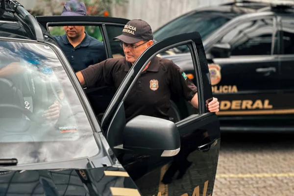 Três irmãos são alvo de operação da PF por fraudes no INSS