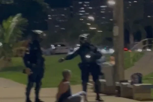 Homem preso em flagrante ameaçava crianças com arma de choque