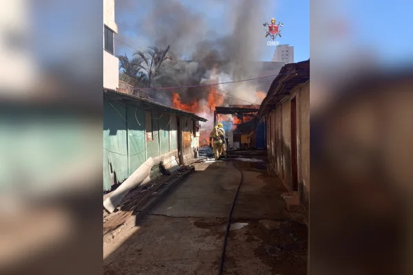 Homem que perdeu tudo após incêndio em Taguatinga faz vaquinha