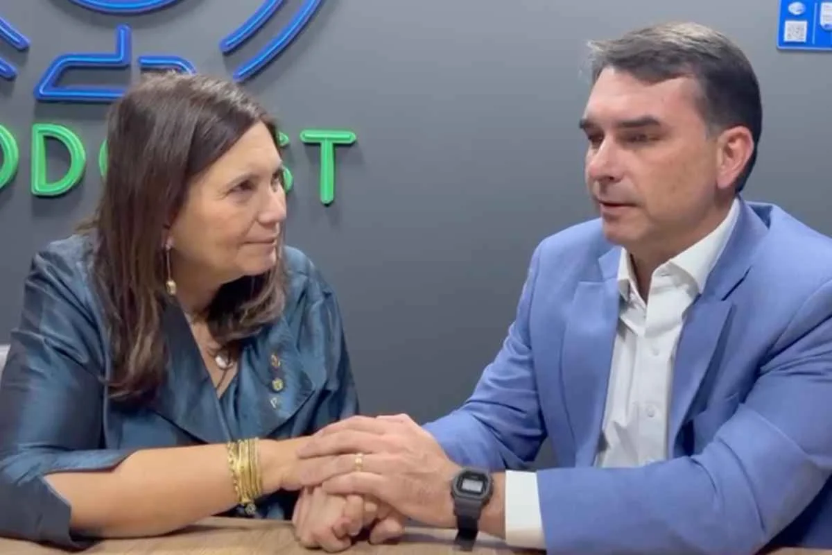 Bia Kicis e Flávio Bolsonaro Bia Kicis e Flávio Bolsonaro