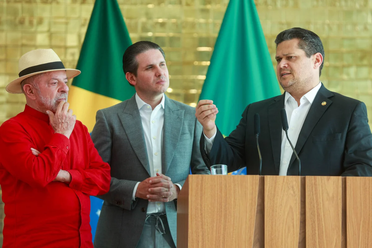 Taxa das blusinhas: Motta anuncia avanço na comissão após reunião com Lula - imagem 5 Taxa das blusinhas: Motta anuncia avanço na comissão após reunião com Lula - imagem 5