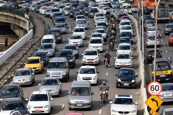 Ao todo, 16 novos radares começam a operar em rodovias estaduais de São Paulo com o objetivo de reforçar a segurança e reduzir acidentes - Metrópoles