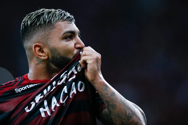 Gabigol anuncia permanência no Flamengo: “Para o bem da Nação”