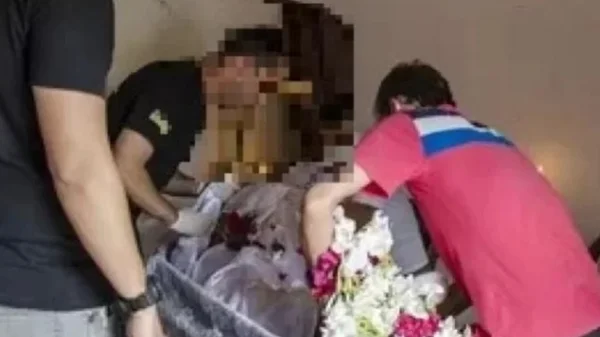 Foto colorida de um velório