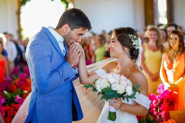 Clarissa Passarinho e Eduardo Schneider se casam com festão em Alagoas