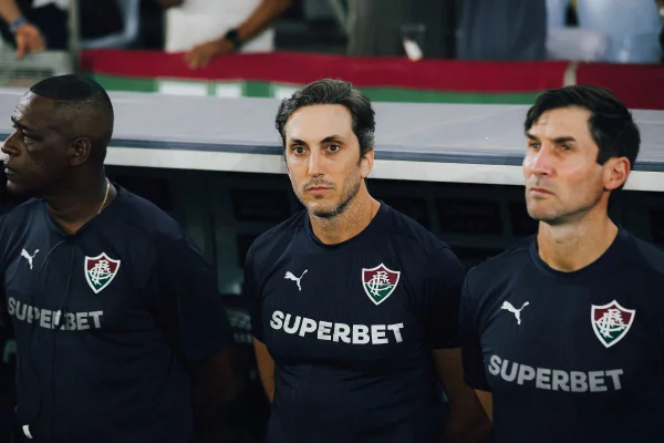Torcidas organizadas do Fluminense exigem demissão de Luis Zubeldía