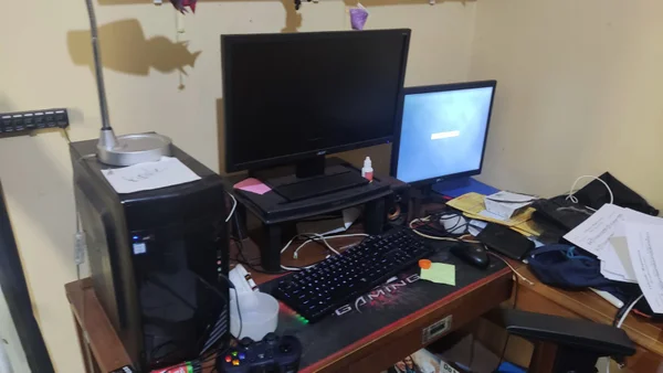 Computador usado para receber arquivos de pedofilia que a PCDF encontrou em operação - Metrópoles