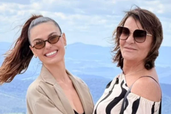 Mãe de Isis Valverde desabafa após tratar câncer: “Maior das batalhas” - destaque galeria