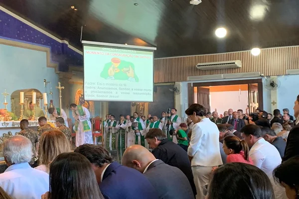 Vídeo: quatro anos após facada, Bolsonaro relembra atentado em missa