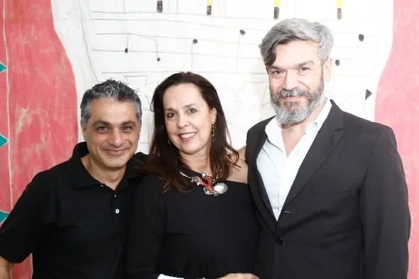 Coquetel marca a inauguração da exposição do artista plástico Galeno