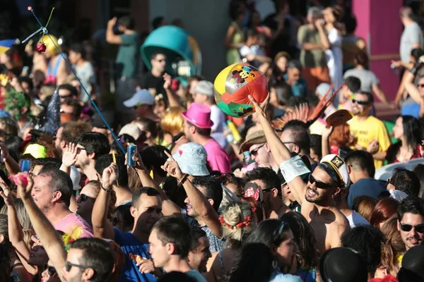 Carnaval é o período em que as pessoas botam para fora os desejos mais reprimidos